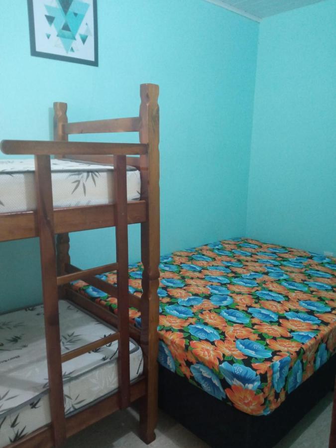 Chacara Bella Vida Com Piscina Churrasqueira Salao De Festas Fogao A Lenha Quadra Aracariguama Exterior photo